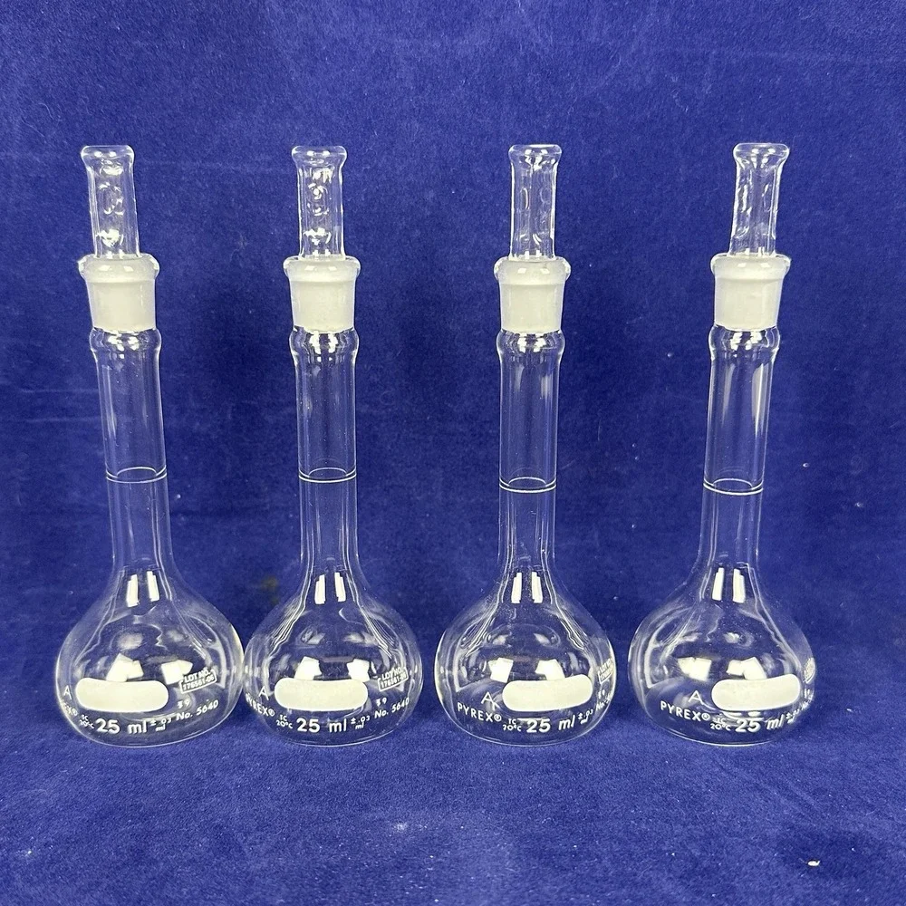 Set Of 4  PYREX  5640 25 mL Class a Volumetric Flasks Frosted Glass Stoppers
